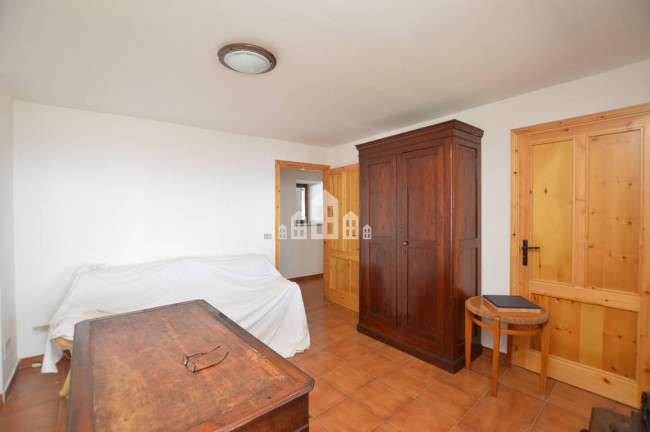 Casa semindipendente in vendita a Valchiusa