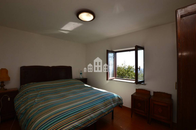 Casa semindipendente in vendita a Valchiusa