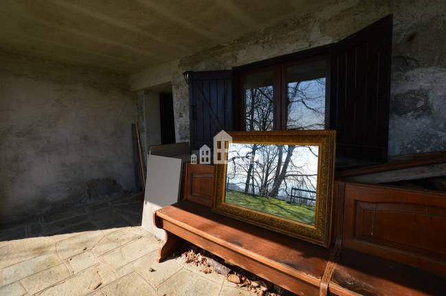 Casa semindipendente in vendita a Valchiusa