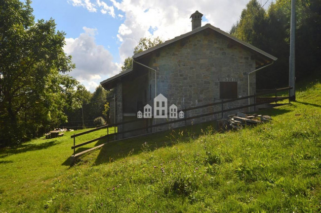 Casa semindipendente in vendita a Valchiusa