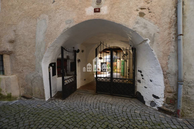 Casa semindipendente in vendita a Issiglio