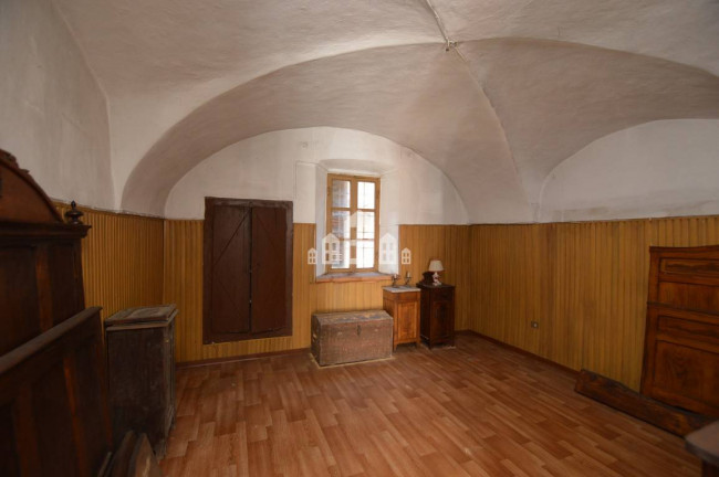 Casa semindipendente in vendita a Issiglio