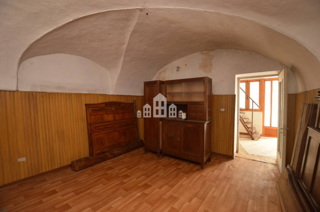 Casa semindipendente in vendita a Issiglio