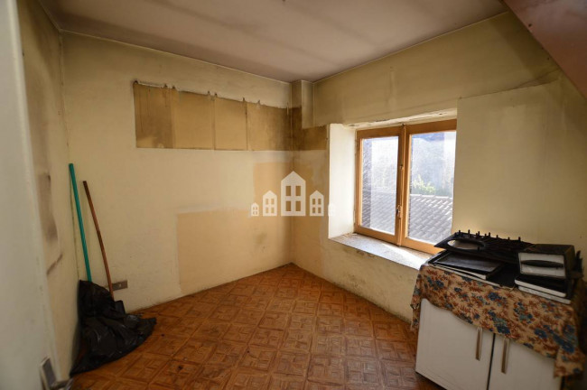 Casa semindipendente in vendita a Issiglio