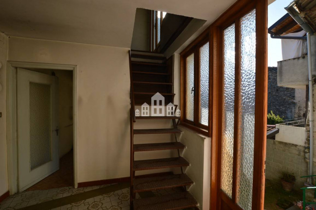 Casa semindipendente in vendita a Issiglio
