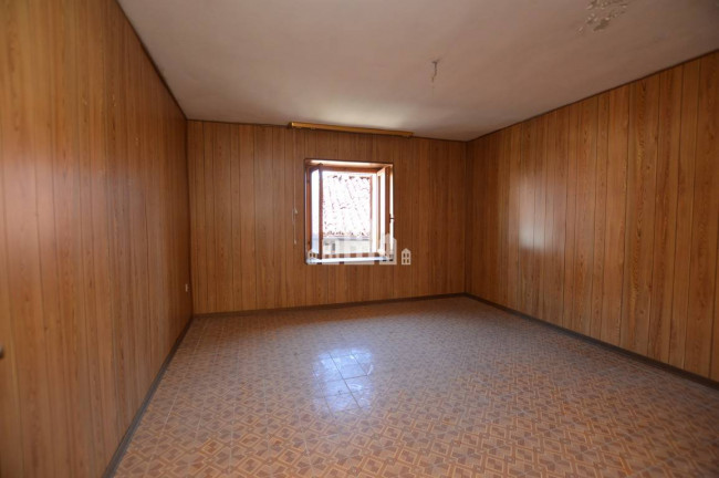 Casa semindipendente in vendita a Issiglio