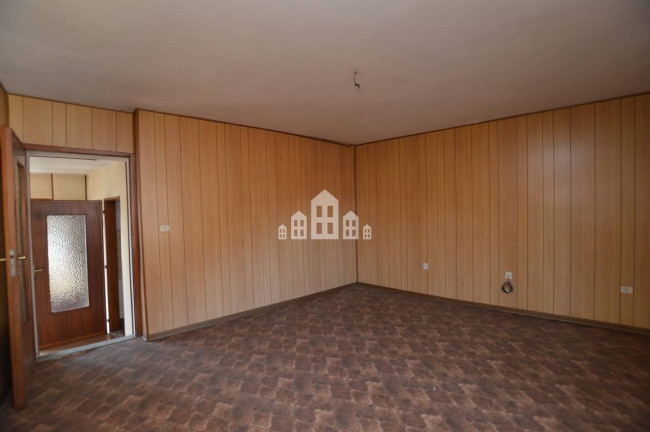 Casa semindipendente in vendita a Issiglio