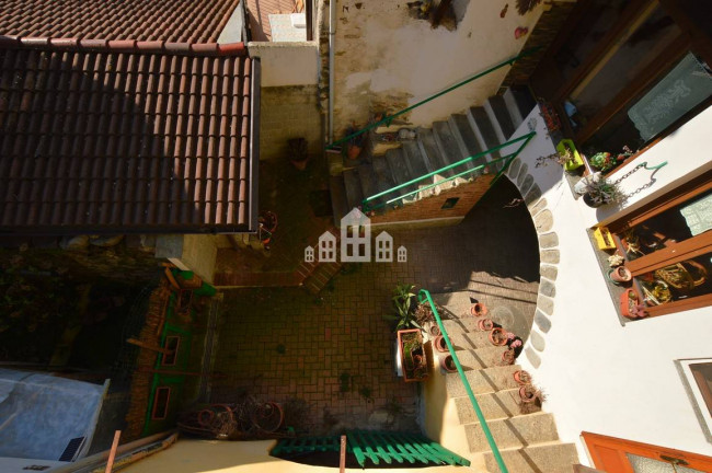 Casa semindipendente in vendita a Issiglio