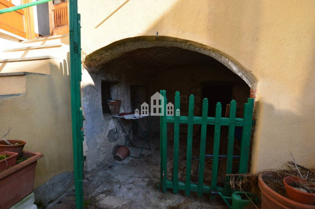 Casa semindipendente in vendita a Issiglio