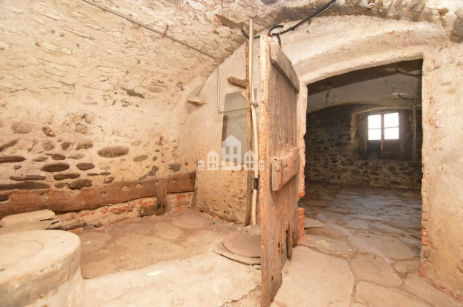 Casa semindipendente in vendita a Issiglio