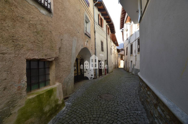 Casa semindipendente in vendita a Issiglio