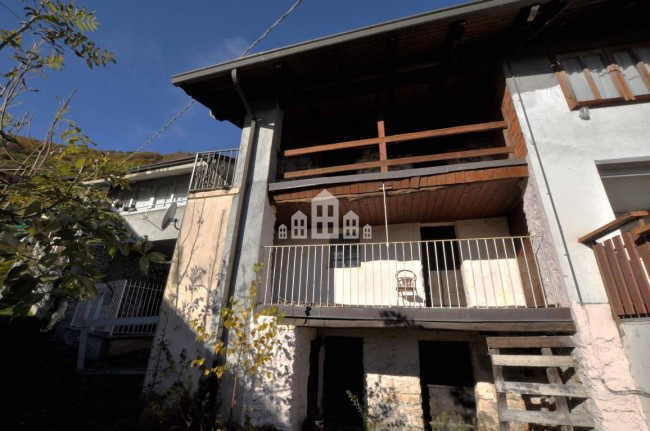 Casa semindipendente in vendita a Cuorgnè