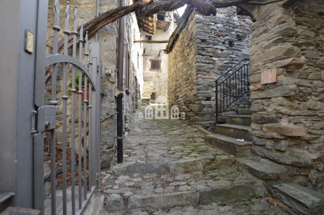 Casa semindipendente in vendita a Arnad
