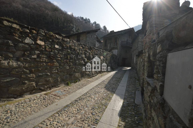 Casa semindipendente in vendita a Arnad