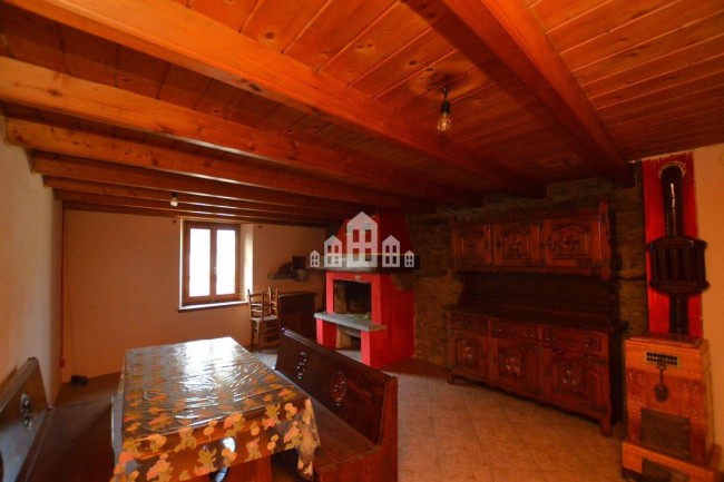 Casa semindipendente in vendita a Arnad
