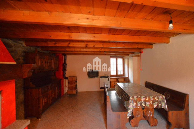 Casa semindipendente in vendita a Arnad