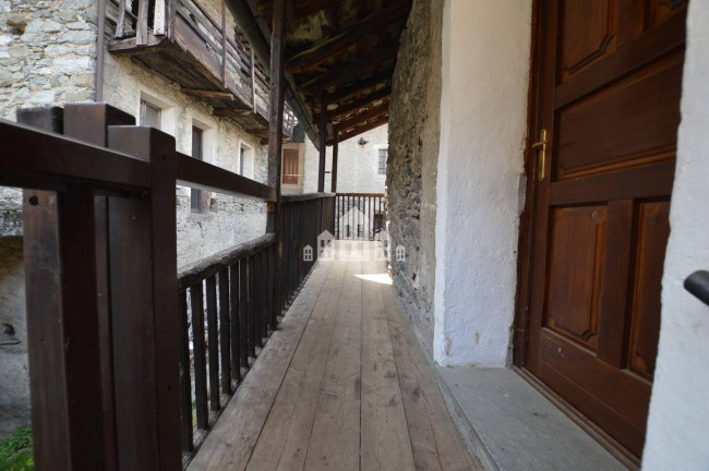 Casa semindipendente in vendita a Arnad