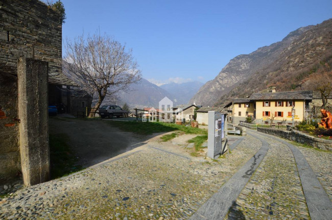 Casa semindipendente in vendita a Arnad