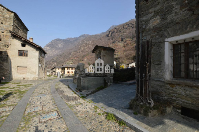 Casa semindipendente in vendita a Arnad