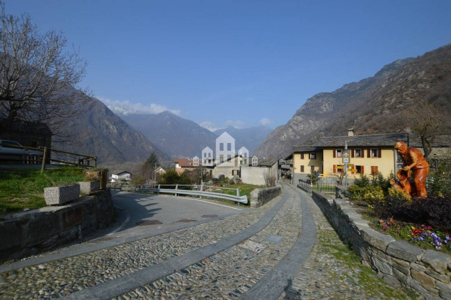 Casa semindipendente in vendita a Arnad