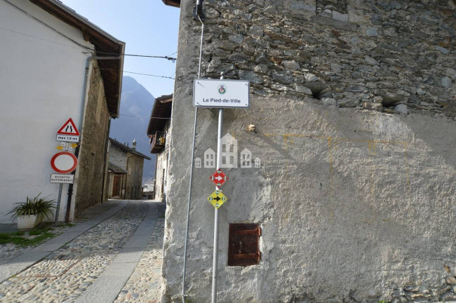 Casa semindipendente in vendita a Arnad