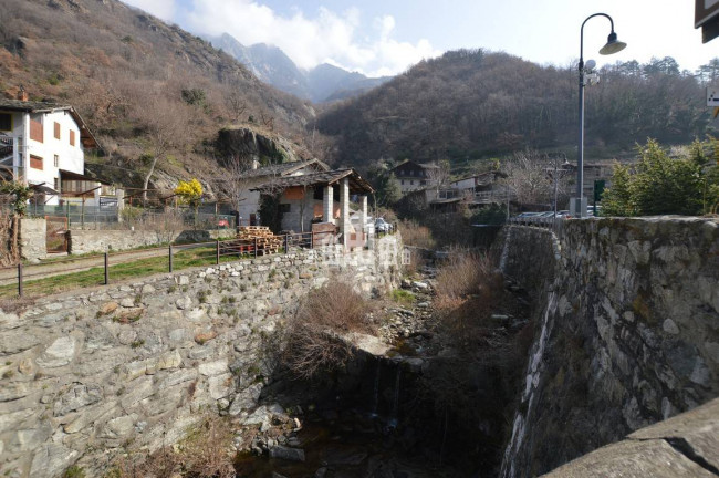 Casa semindipendente in vendita a Arnad