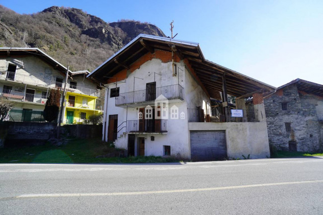 Casa semindipendente in vendita a Locana