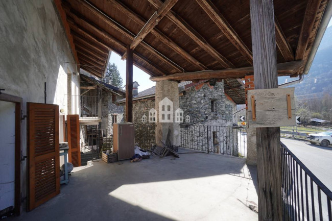 Casa semindipendente in vendita a Locana