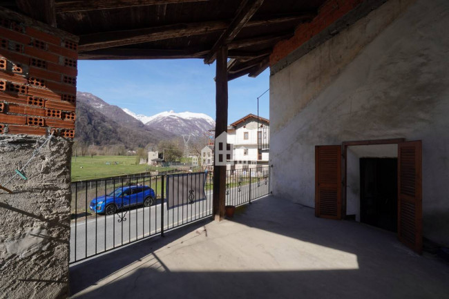 Casa semindipendente in vendita a Locana