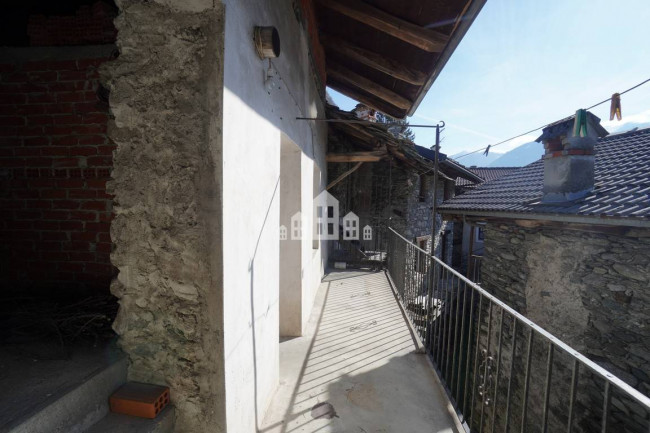 Casa semindipendente in vendita a Locana