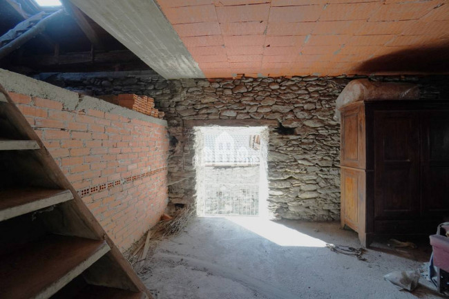 Casa semindipendente in vendita a Locana