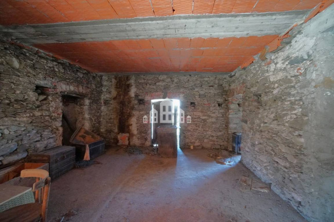 Casa semindipendente in vendita a Locana