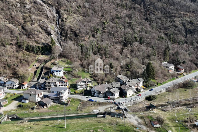 Casa semindipendente in vendita a Locana