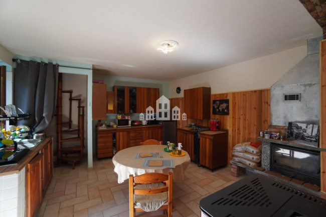 Casa semindipendente in vendita a Chiesanuova