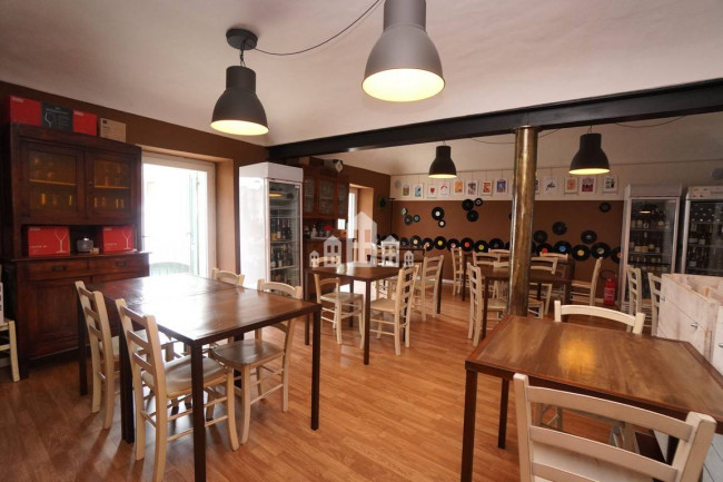 Attività commerciale in vendita a Rivarolo Canavese