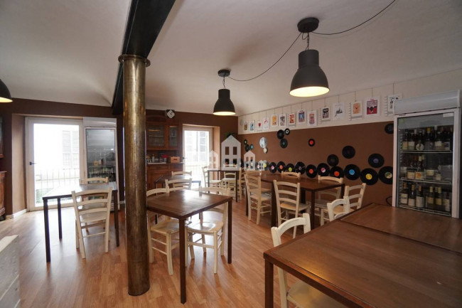 Attività commerciale in vendita a Rivarolo Canavese