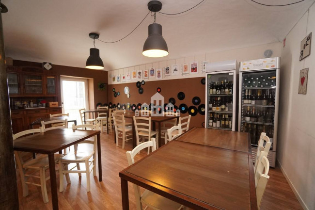 Attività commerciale in vendita a Rivarolo Canavese