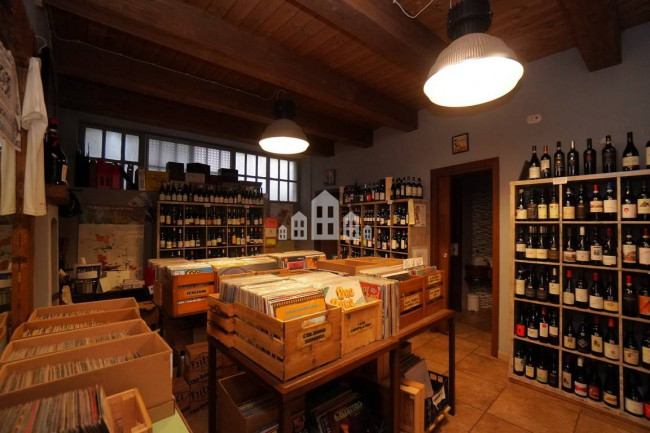 Attività commerciale in vendita a Rivarolo Canavese