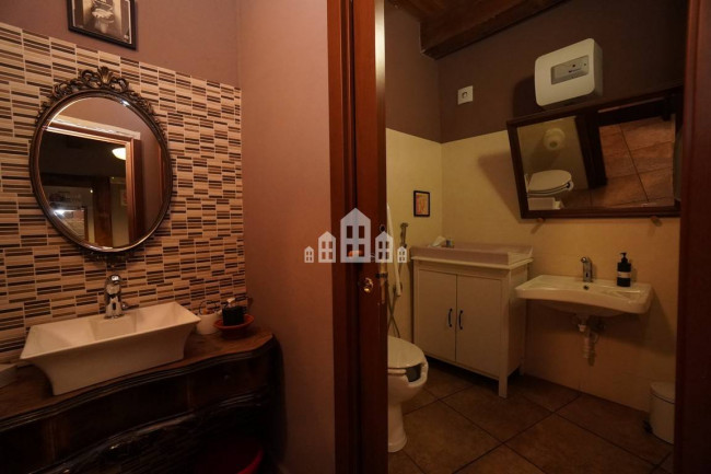 Attività commerciale in vendita a Rivarolo Canavese