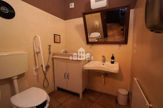 Attività commerciale in vendita a Rivarolo Canavese