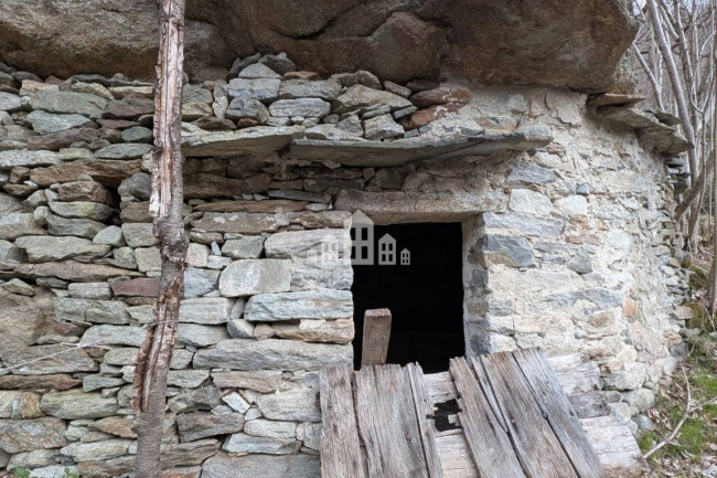 Rustico in vendita a Traversella