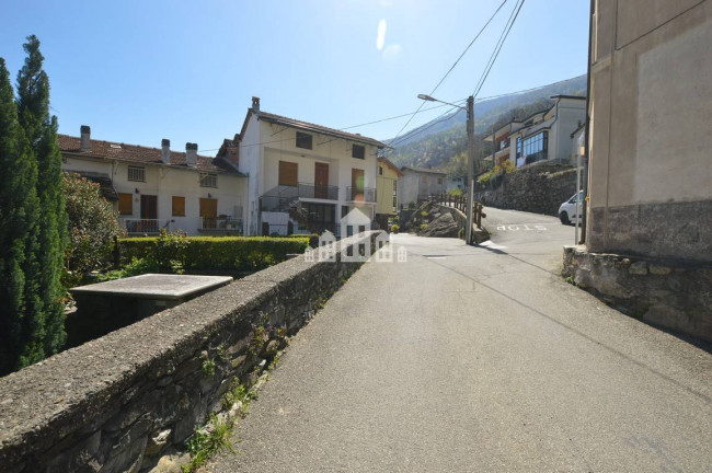 Casa semindipendente in vendita a Quincinetto