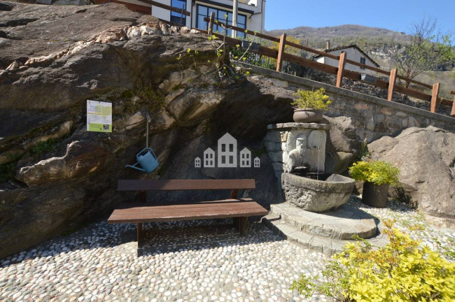 Casa semindipendente in vendita a Quincinetto