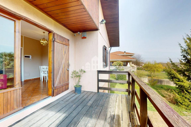 Casa indipendente in vendita a Val di Chy