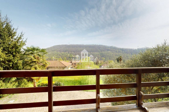 Casa indipendente in vendita a Val di Chy