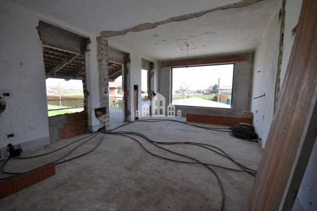 Casa indipendente in vendita a Ozegna