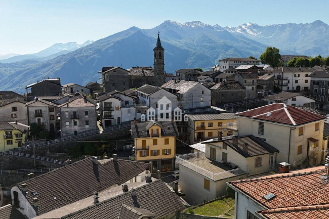 Appartamento in vendita a Andrate