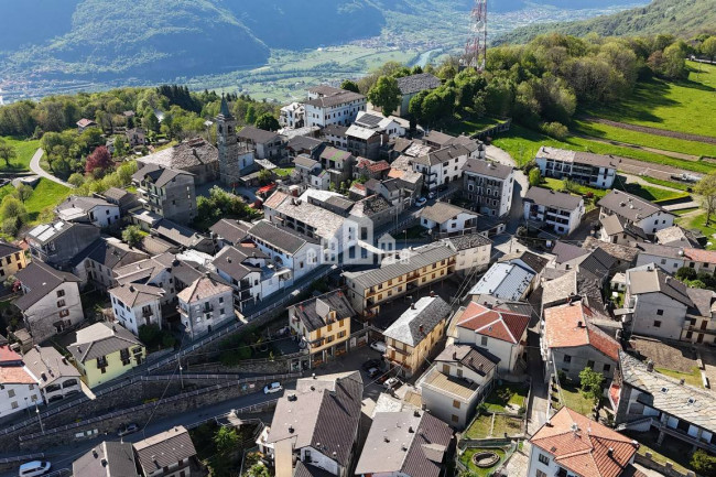 Appartamento in vendita a Andrate
