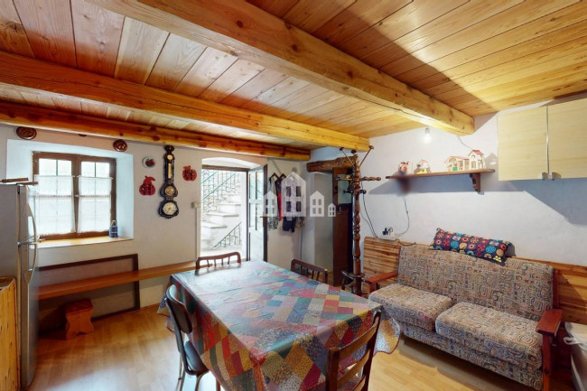 Casa semindipendente in vendita a Noasca