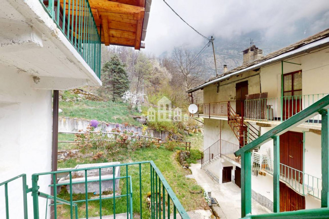 Casa semindipendente in vendita a Noasca